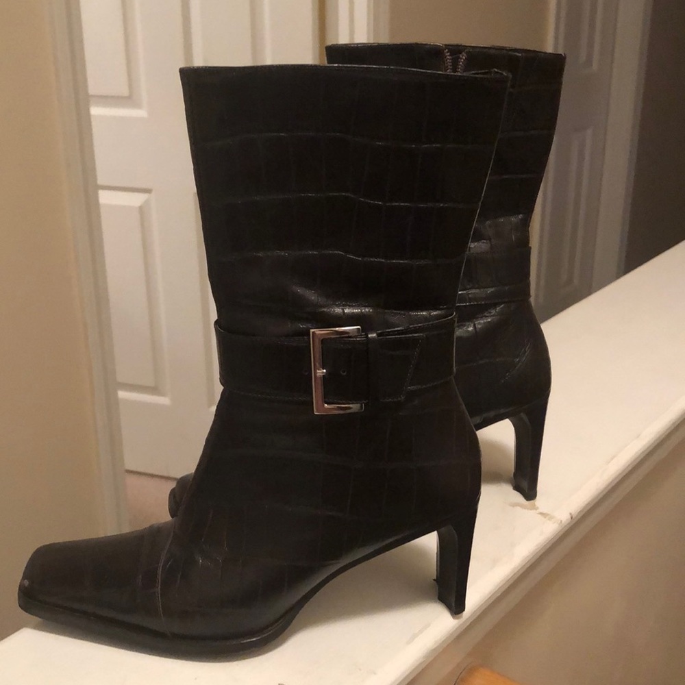 Hot brown chocolate calf boots